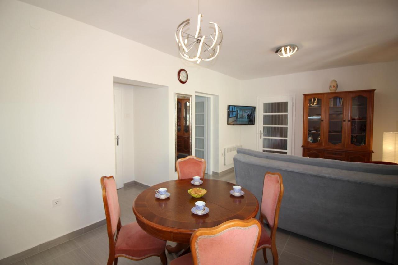 Apartment Agata In City Center بوريتش المظهر الخارجي الصورة