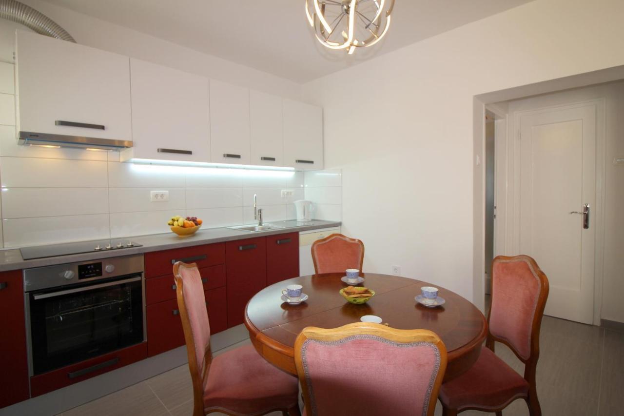 Apartment Agata In City Center بوريتش المظهر الخارجي الصورة