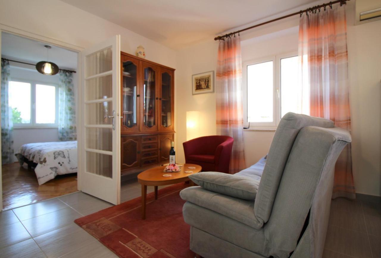 Apartment Agata In City Center بوريتش المظهر الخارجي الصورة