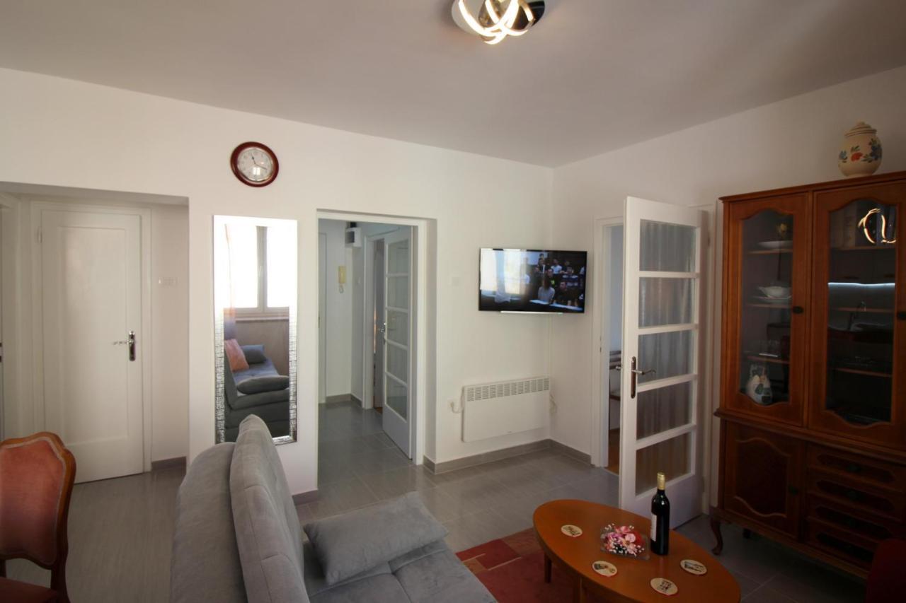 Apartment Agata In City Center بوريتش المظهر الخارجي الصورة