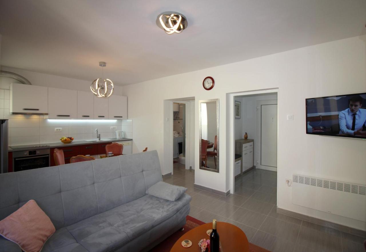 Apartment Agata In City Center بوريتش المظهر الخارجي الصورة